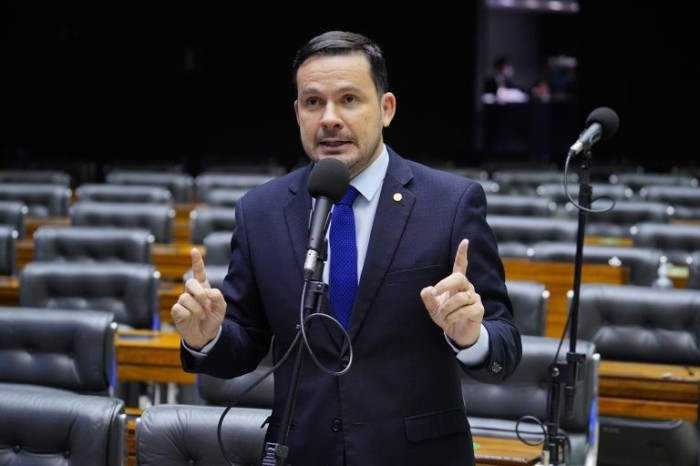 O autor da proposta, deputado Capitão Alberto Neto - (Foto: Pablo Valadares/Câmara dos Deputados)