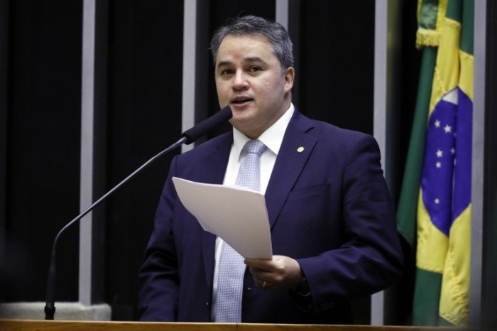 Efraim Filho argumenta que a desoneração vai promover o desenvolvimento econômico - (Foto: Najara Araujo/Câmara dos Deputados)