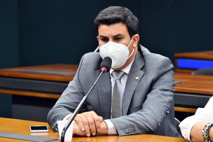 Carlos Veras: governo não deve se opor ao projeto - (Foto: Reila Maria/Câmara dos Deputados)