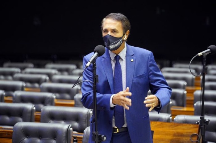 Carlos Henrique Gaguim, autor do projeto de lei - (Foto: Pablo Valadares/Câmara dos Deputados)