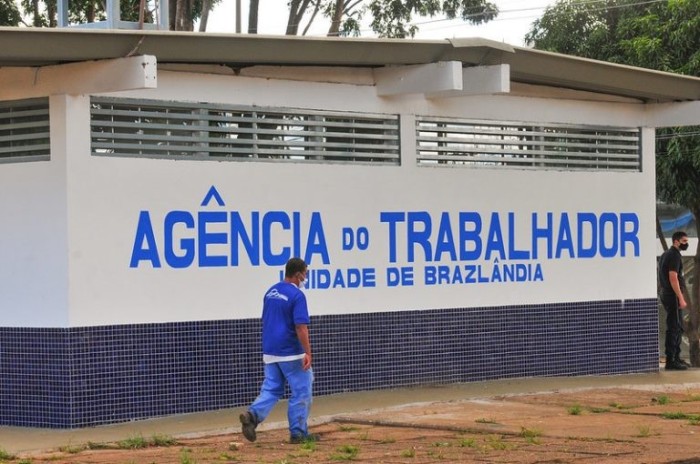 Orçamento para 2022 prevê um salário mínimo de R$ 1.169,00 - (Foto: Joel Rodrigues/Agência Brasília)