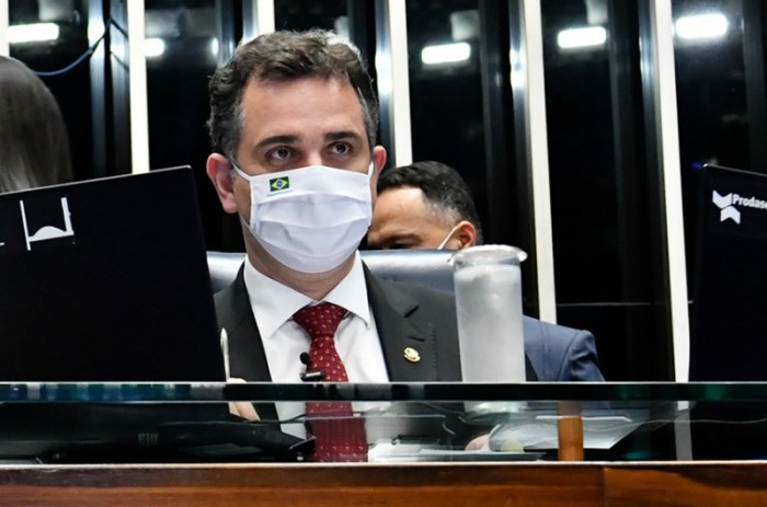 O presidente do Senado disse que o manifesto é "algo que se espera da sociedade civil organizada e dos cidadãos brasileiros: a reafirmação dessa grande conquista que é o Estado Democrático de Direito"