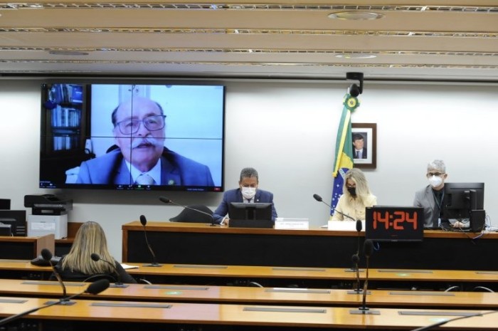 Médico apontam entraves no uso de planos de saúde; ANS promete debater soluções