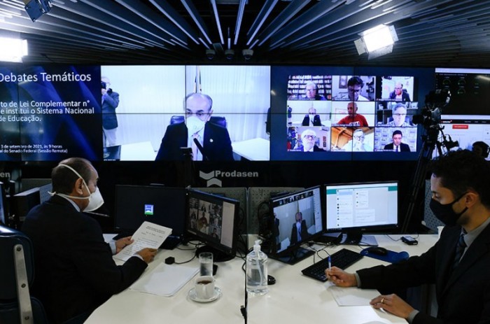 Presidente da Comissão de Educação, Marcelo Castro comandou o debate 