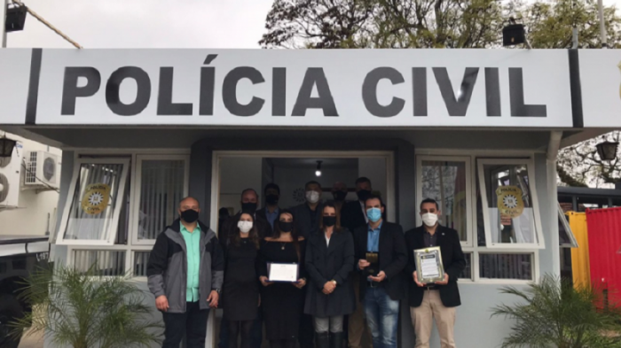 A chefe de Polícia, delegada Nadine Anflor, recebeu a honraria no Parque de Exposições Assis Brasil, em Esteio - Foto: Divulgação PC