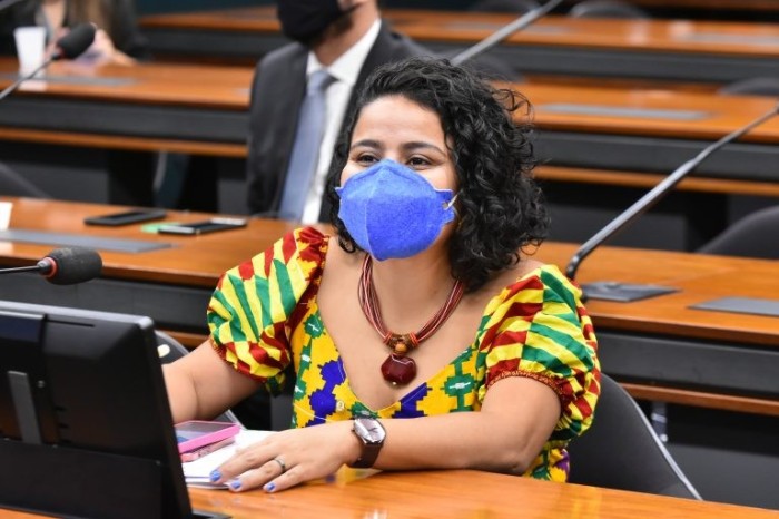 Comissão aprova projeto que cria serviço de proteção a famílias nos casos de emergência social