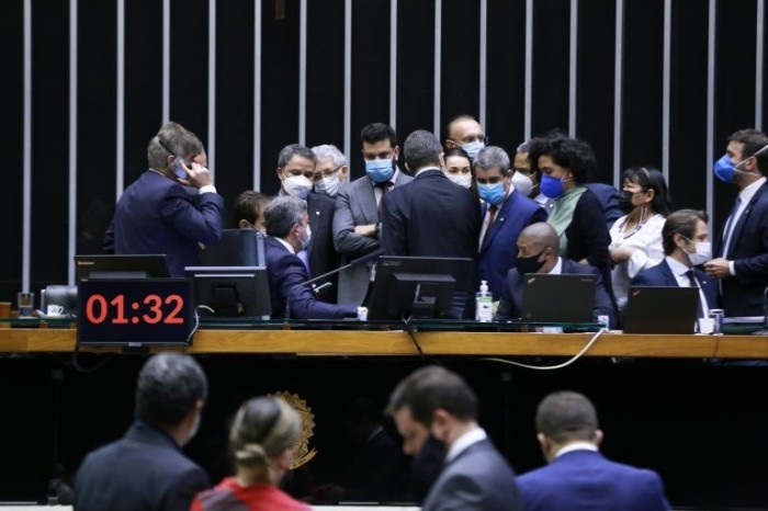 Câmara pode prosseguir a votação do novo Código Eleitoral nesta quarta-feira