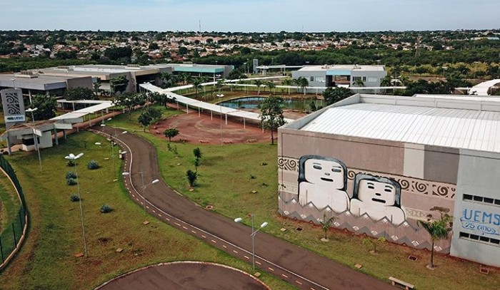 UEMS abre bolsas internacionais para alunos de graduação