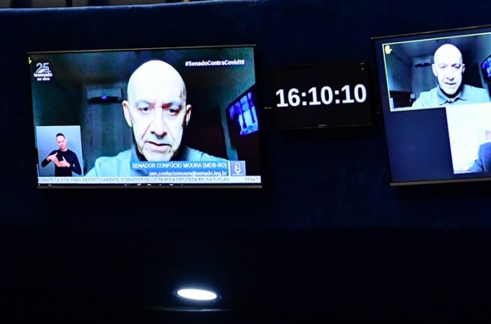 O senador Confúcio Moura (MDB-RO) lembrou que tem colocado integralmente recursos de emendas parlamentares na área de ciência e tecnologia para as escolas.