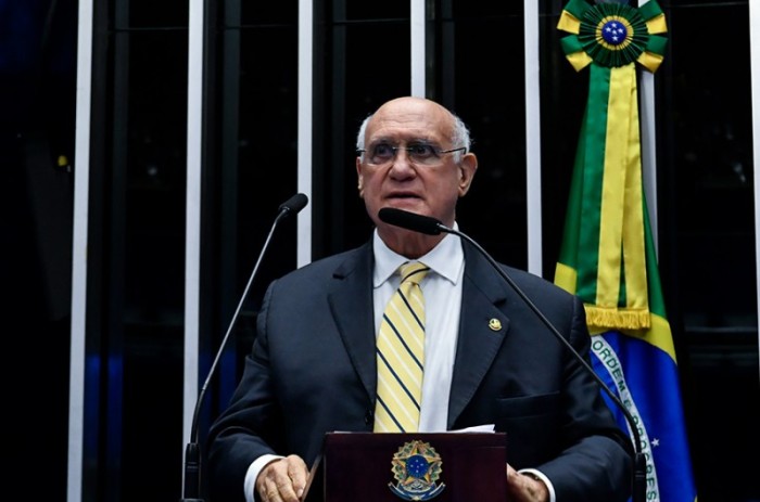 O senador disse que o projeto original era bom, mas que as mudanças feitas na Câmara pioraram a proposta