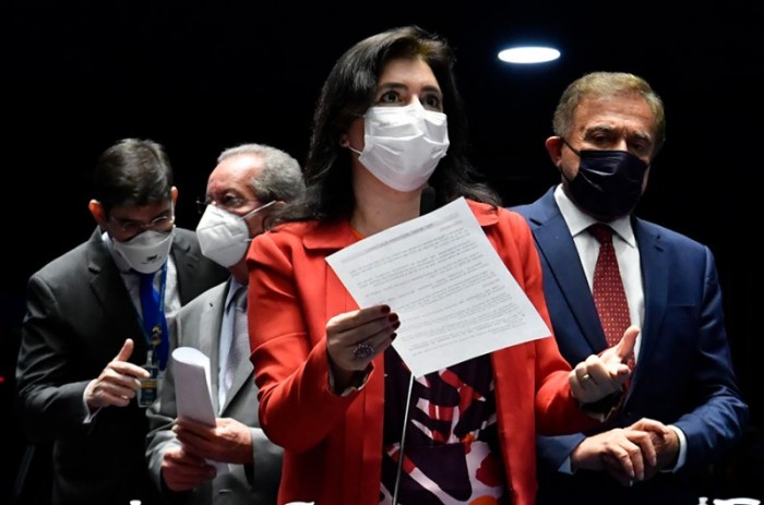 Segundo a relatora, senadora Simone Tebet, as coligações distorcem a vontade do eleitor, ao eleger candidatos com orientações políticas diferentes daqueles escolhidos, e dificultam governabilidade