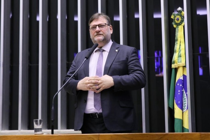 Paulo Bengtson: projeto resolve problema enfrentado por muitas prefeituras - (Foto: Cleia Viana/Câmara dos Deputados)