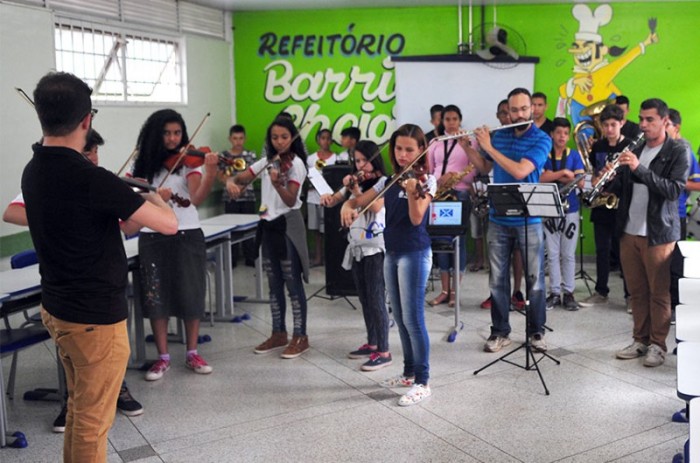 Pela proposta do senador Fernando Collor (Pros-AL), estudantes de baixa renda poderão receber bolsa para estudar música por um ano (foto anterior à pandemia de covid-19) - Gabriel Jabur/Agência Brasília