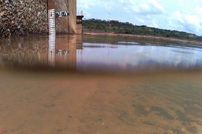 Reservatório do Descoberto (DF) com água abaixo do nível normal, em 2017 - (Foto: Andre Borges/Agência Brasília)