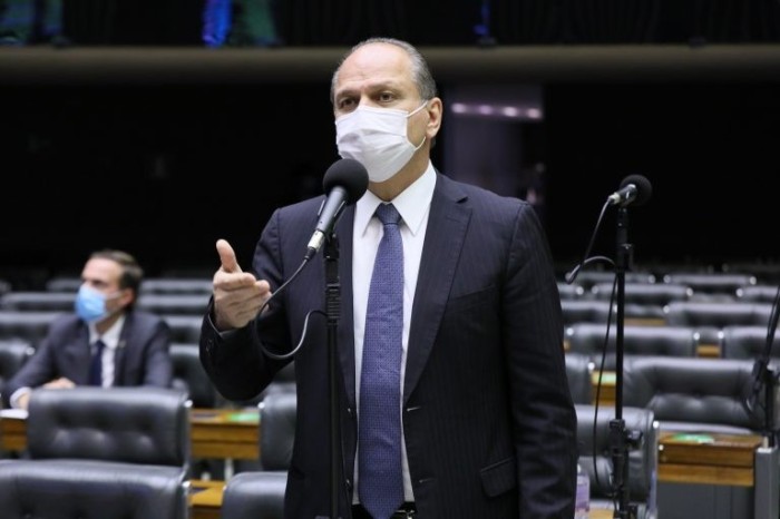 Para Barros, o projeto dá segurança jurídica ao FNDE - (Foto: Michel Jesus/Câmara dos Deputados)