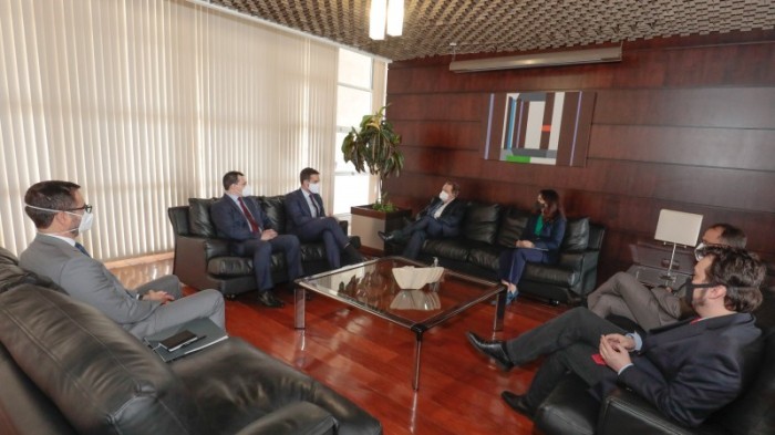 Após entrega de plano pagamentos para 2022, governador debate tema dos precatórios com o presidente do TJRS