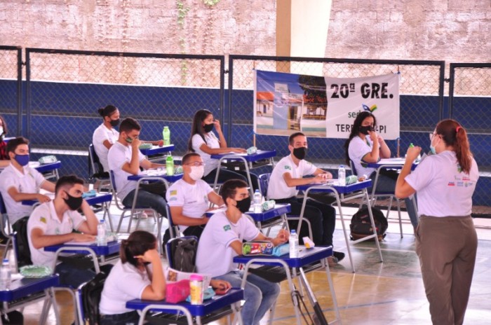 Na Estrada: Estudantes reforçam conteúdos em revisão