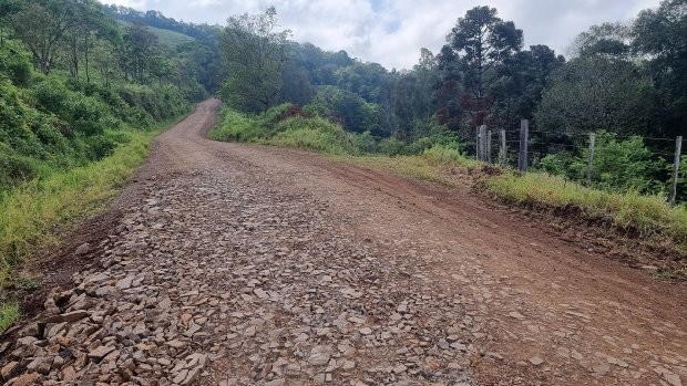 A estrada que liga Saltinho e Santa Terezinha do Progresso será pavimentada com R$ 7,6 mi repassados pelo Estado - Foto: Peterson Paul / Secom 