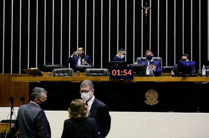 Deputados na sessão semipresencial do Congresso nesta segunda: senadores votarão à tarde - Pedro França/Agência Senado