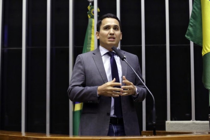 Colegiado aprovou texto apresentado pelo relator, Cássio Andrade - (Foto: Michel Jesus/Câmara dos Deputado)