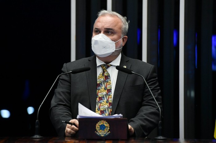 O senador Jean Paul Prates (PT-RN) leu o seu relatório em plenário - Jefferson Rudy/Agência Senado