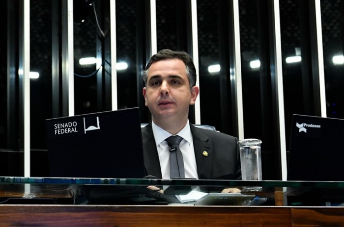 O presidente do Senado, Rodrigo Pacheco enalteceu a trajetória profissional de Dias Corrêa, que classificou como "uma vida intensa de trabalhos dedicados ao Brasil" - Waldemir Barreto/Agência Senado