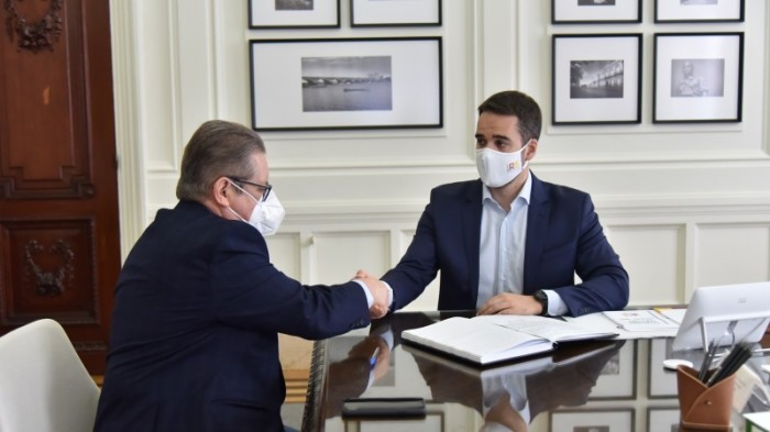 Transmissão de cargo para o vice Ranolfo se deu em razão de missão internacional que Leite começa neste sábado (2/10) - Foto: Rodrigo Ziebell / Ascom GVG