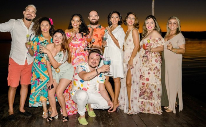Grupo Tukan, com incentivo da Adetuc, apresenta o musical Desafinados – Uma Viagem à Bossa Nova