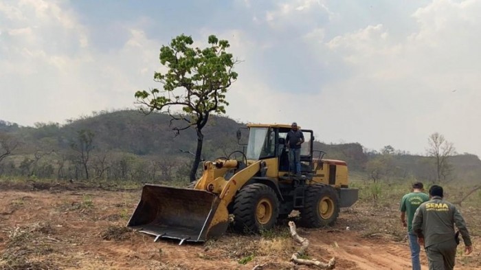 APREENSÃO DE MAQUINARIOS EM ALTO ARAGUAIA - Foto por: Sema/MT
