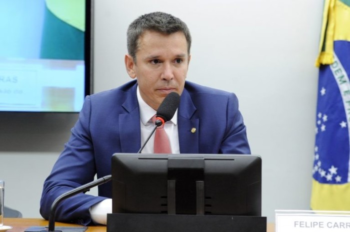 Carreras: proposta está legalizando o atraso de uma hora - (Foto: Gustavo Sales/Câmara dos Deputados)