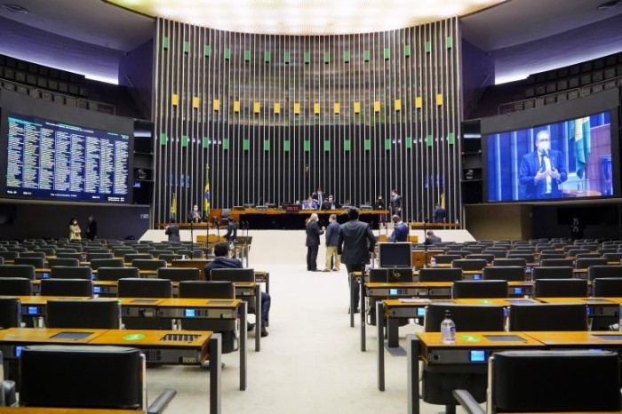 Sessão híbrida (virtual e presencial) no Plenário da Câmara dos Deputados - (Foto: Pablo Valadares/Câmara dos Deputados)