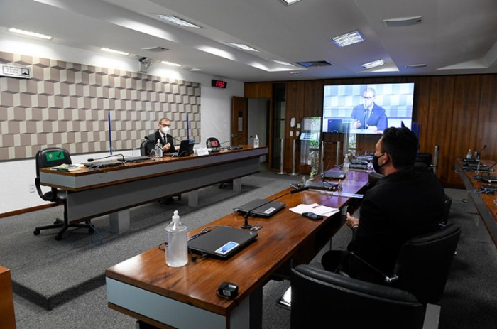 Contarato e Styvenson na sala da Comissão de Educação - Roque de Sá/Agência Senado