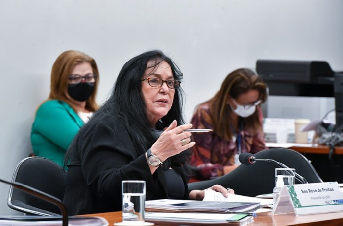 A presidente da Comissão Mista de Orçamento, senadora Rose de Freitas (MDB-ES), cobrou a manutenção de leitos de UTI abertos durante a pandêmia para atender a demanda de cirurgias eletivas e outras urgências - Leopoldo Silva/Agência Senado