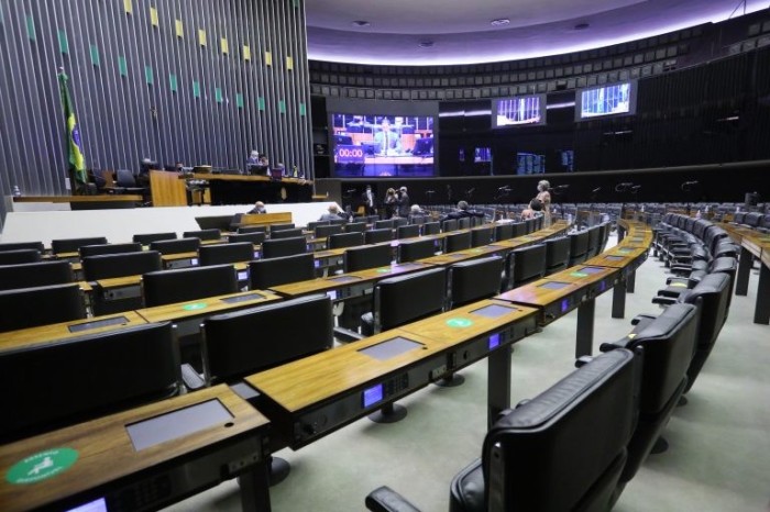 Câmara analisa medida provisória que cria programa de crédito para microempreendedores; acompanhe