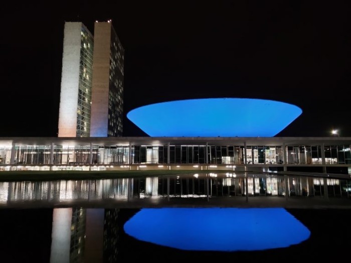 Comissão debate instituição do 