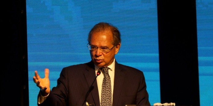 Auxílio Brasil: Guedes afirma que governo usará R$ 30 bi fora to teto