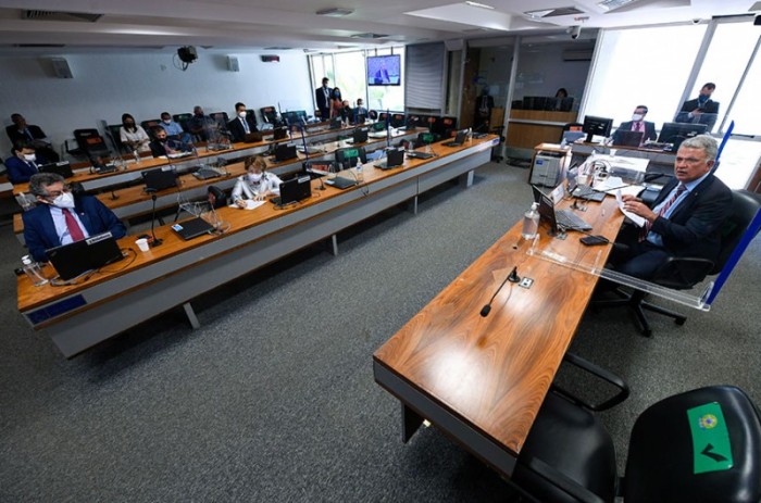 Sérgio Petecão (D), presidente da Comissão de Assuntos Sociais, em reunião do colegiado, em setembro - Edilson Rodrigues/Agência Senado