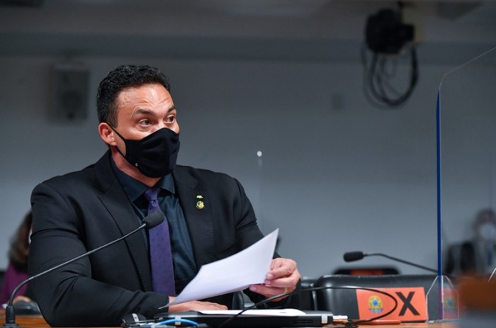 O relatório foi lido pelo senador Styvenson Valentim (Podemos-RN), relator ad hoc - Leopoldo Silva/Agência Senado