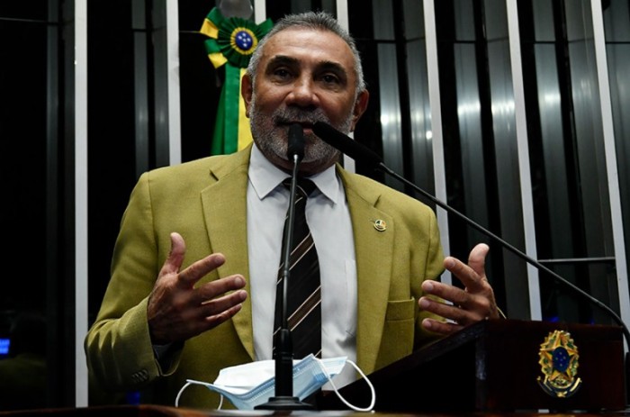 "A acolhida dessas pessoas tem de ser dentro da Venezuela, não dentro do estado de Roraima", disse o senador Telmário Mota (PROS-RR) - Waldemir Barreto/Agência Senado