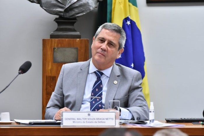 Braga Netto sobre mudança no rito dos documentos da Defesa: 