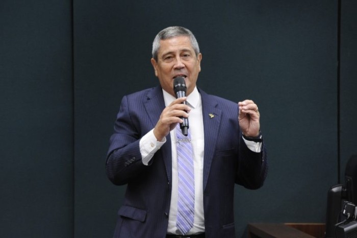 Comissão recebe ministro Braga Netto para debater política da área de defesa