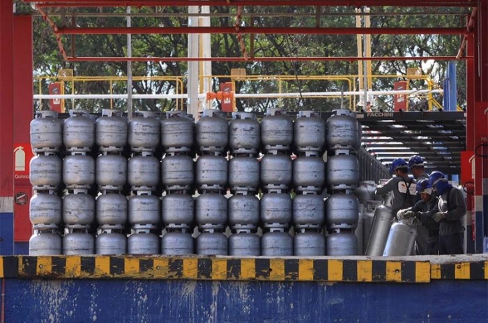 Valor do benefício será equivalente a pelo menos metade do preço do botijão de 13 quilos - Pedro Ventura/Agencia Brasilia