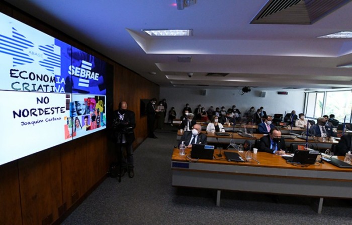 Os palestrantes ressaltaram a importância do Sebrae e do Senac na capacitação de profissionais no setor da gastronomia - Edilson Rodrigues/Agência Senado