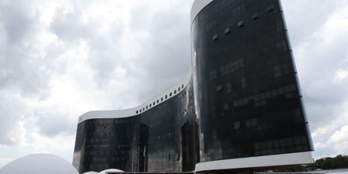 Com a votação, processo de cassação da chapa presidencial será arquivado.