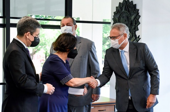 Randolfe, Omar e Renan, que cumprimenta a presidente do TCU, ministra Ana Arraes - Roque de Sá/Agência Senado