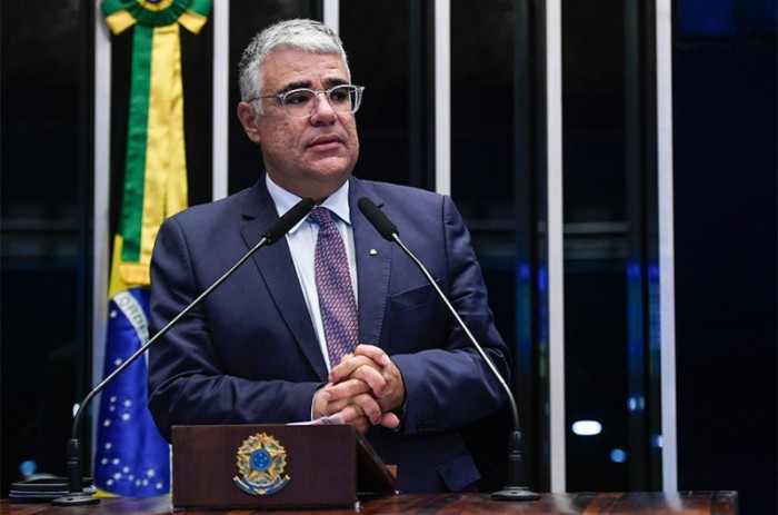 O senador Eduardo Girão (Podemos-CE) disse que o remédio para esta situação é admitir um dos vários pedidos de impeachment contra ministros de tribunais superiores, pendentes no Senado - Jefferson Rudy/Agência Senado
