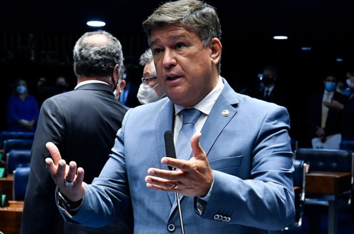 Carlos Viana: "É delicado, é difícil, mas nós não podemos deixar que esse assunto deixe de ter uma resposta satisfatória à população" - Waldemir Barreto/Agência Senado