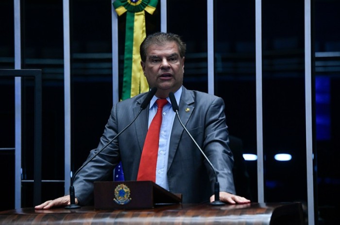 O senador Nelsinho Trad (PSD-MS) lamentou que os homens não tenham o mesmo comportamento das mulheres na prevenção de doenças e de cuidado com a própria saúde - Jefferson Rudy/Agência Senado