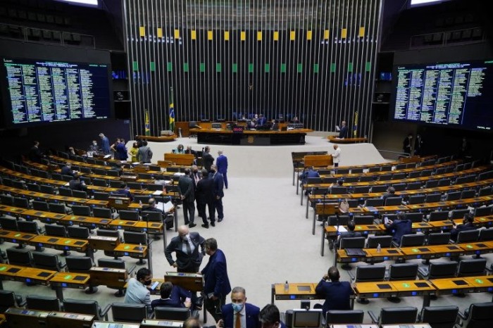 Deputados aprovam aprova regra para precatórios oriundos do Fundeb; falta votar um destaque