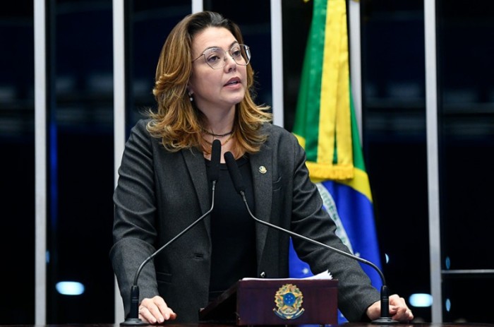 A senadora Leila Barros (Cidadania-DF) comentou o pedido de exoneração de mais de 33 servidores do Inep, responsável pelo Enem - Marcos Oliveira/Agência Senado
